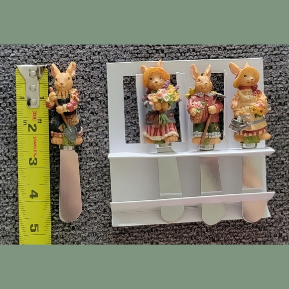 Unique Boston Warehouse Spreaders Set of 4 Spring Bunny Stainless Steel Knives - Picture 5 of 6
